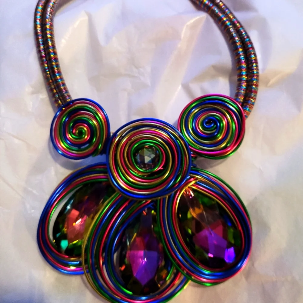 Beautiful aluminum Wire Crystal Necklace/ Earrings SetColorful Artisan Jewelry - Picture 13 of 15